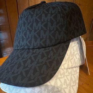 Michael kors women hat 2 pc